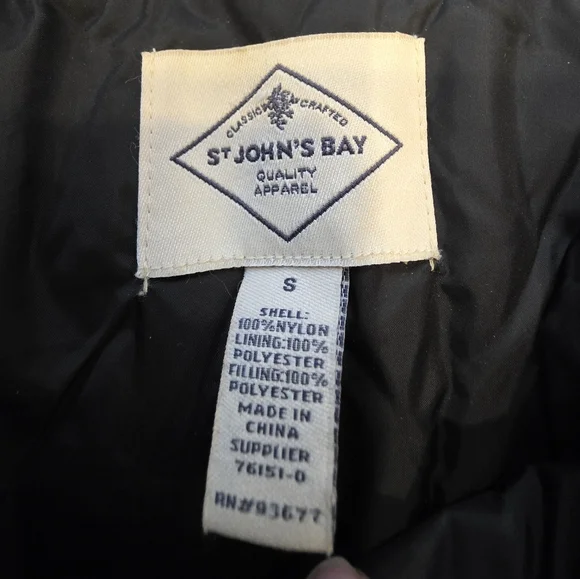 St. John's Bay Women's Quilted Black Puffer Jacket - Picture 6 of 6